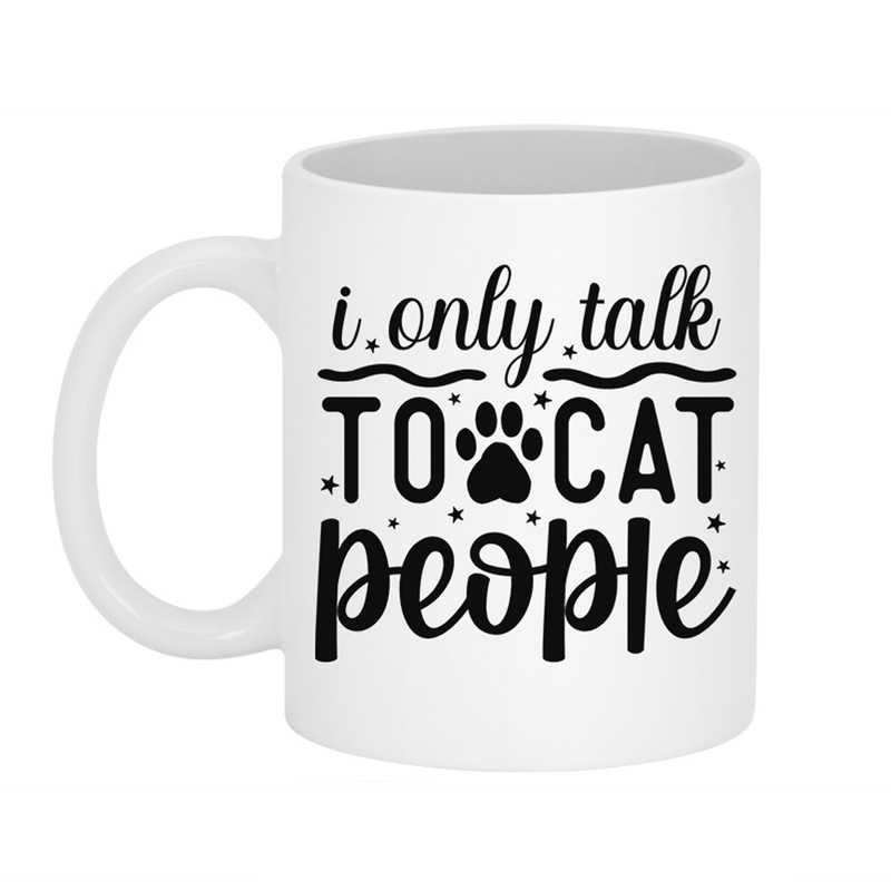 Kubek dla kociary Cat People na mikołajki z personalizacją