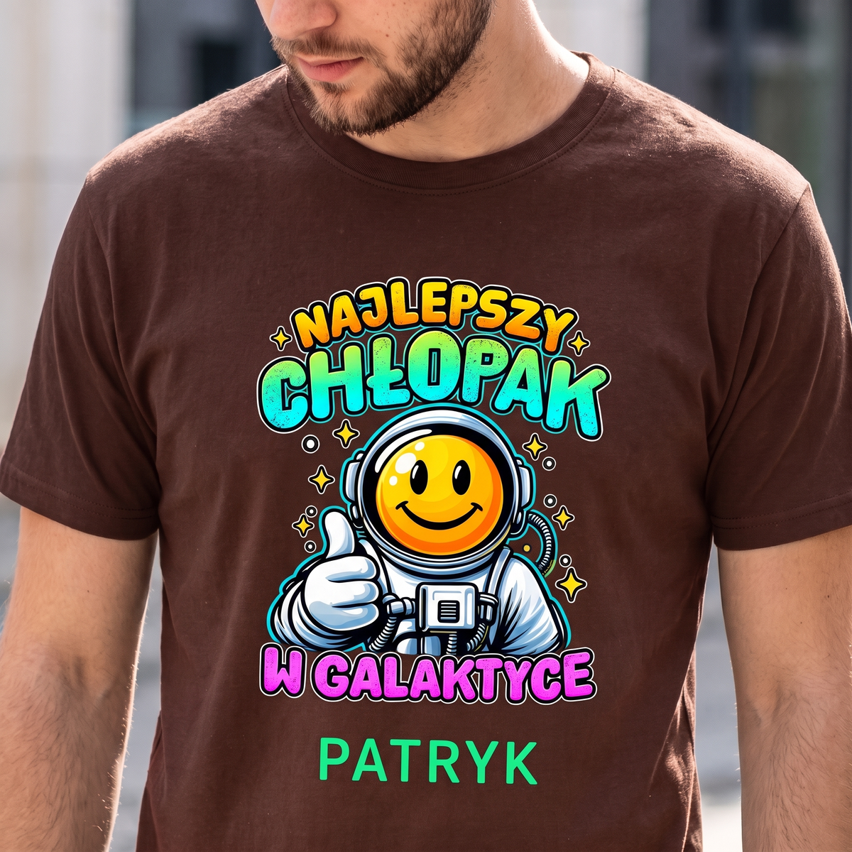 Personalizowana koszulka męska „Najlepszy Chłopak w Galaktyce” – brązowy T-shirt z imieniem